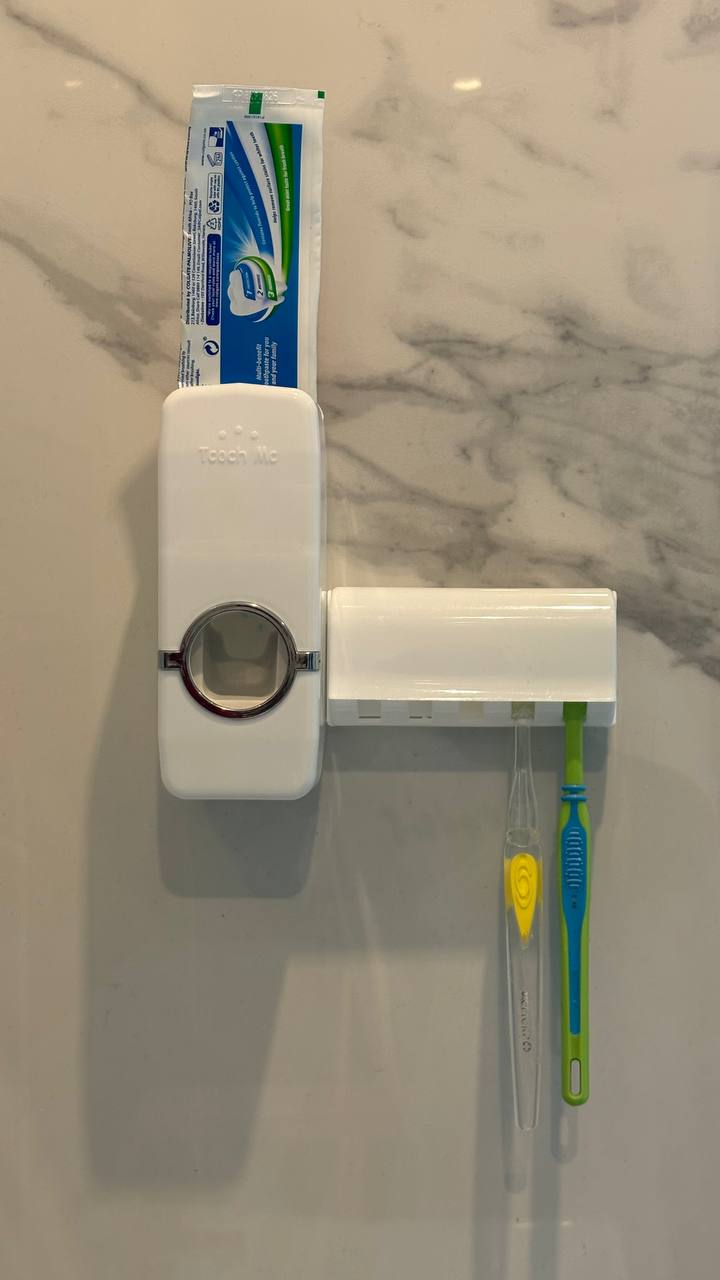 Automatic toothpaste dispenser